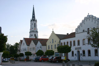 Marktplatz mit Kirche